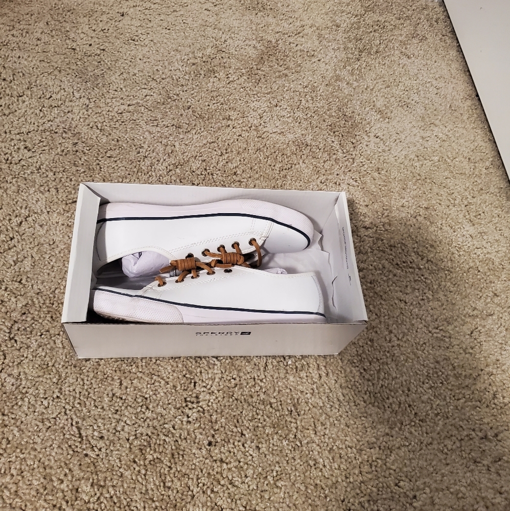 Sperry - Picture 2 of 7